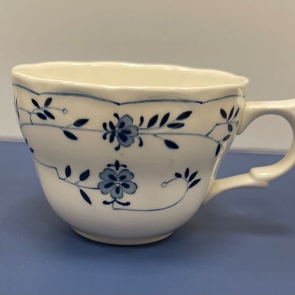 Provincial Designs by Nikko Coffee Mug. kk185 - Picture 1 of 3